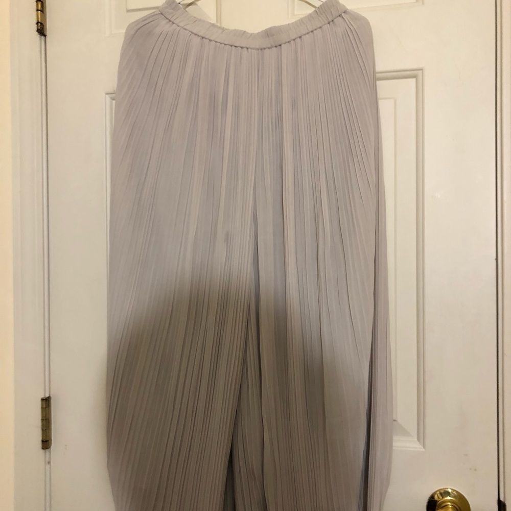 Uniqlo pleaded white pants, S, worn once, excellent condition